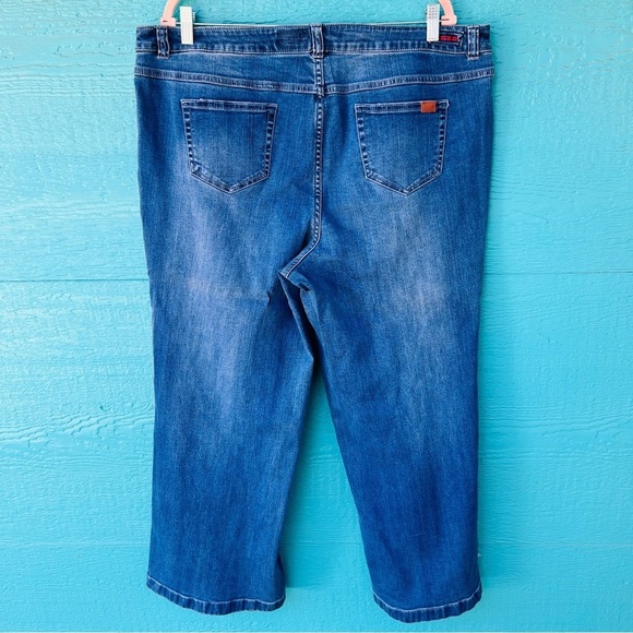 PEACE LOVE WORLD WIDE LEG BLUE JEANS BUTTON LEG SIZE 18WP EUC - Picture 11 of 13
